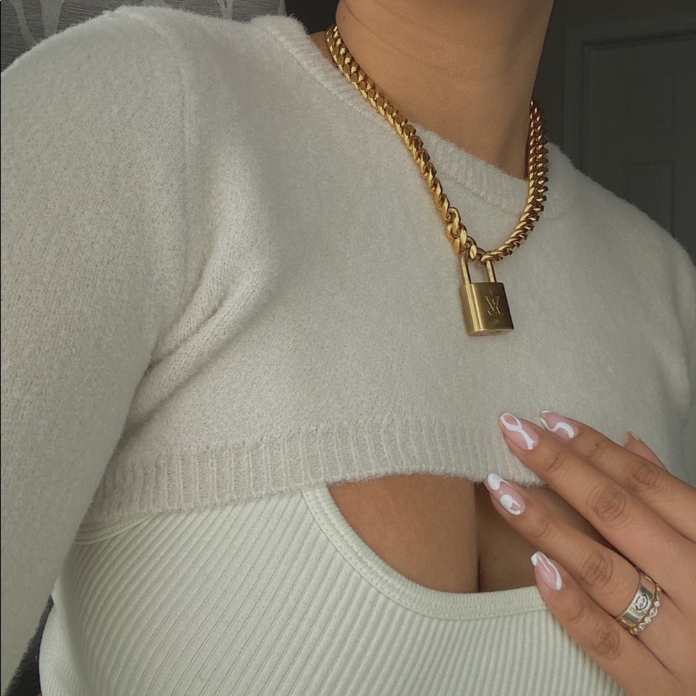 AUTHENTIC LV Lock reworked onto necklace (price=1)